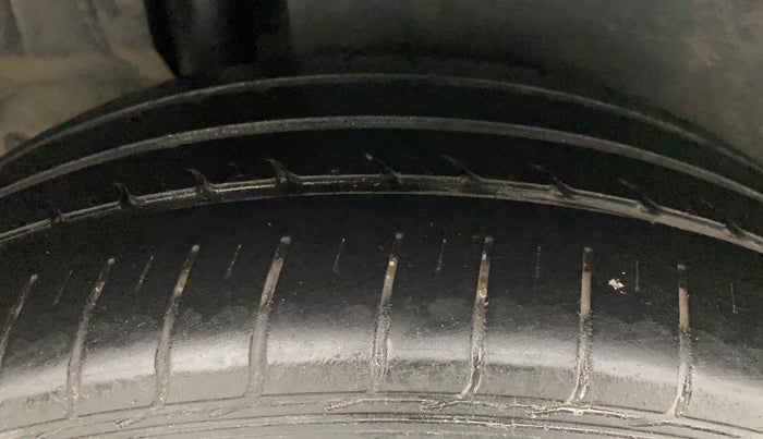 2012 Maruti Ertiga VDI, Diesel, Manual, 1,01,302 km, Right Rear Tyre Tread