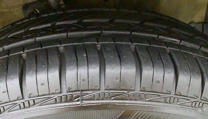 2016 Maruti Celerio VXI AGS, Petrol, Automatic, 9,924 km, Left Rear Tyre Tread