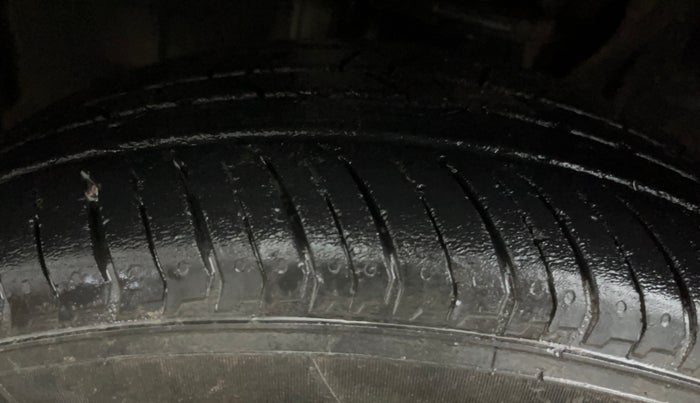 2021 Nissan MAGNITE XV TURBO CVT, Petrol, Automatic, 17,709 km, Left Front Tyre Tread