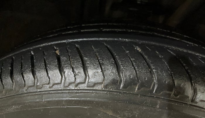 2021 Nissan MAGNITE XV TURBO CVT, Petrol, Automatic, 17,709 km, Right Front Tyre Tread