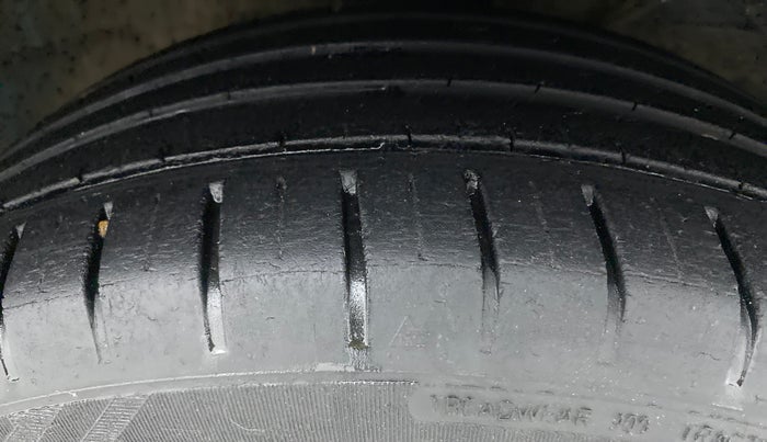 2019 Maruti Baleno ALPHA PETROL 1.2, Petrol, Manual, 74,812 km, Right Front Tyre Tread
