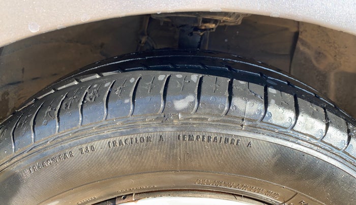 2015 Hyundai Grand i10 MAGNA 1.2 KAPPA VTVT, Petrol, Manual, 73,224 km, Right Front Tyre Tread