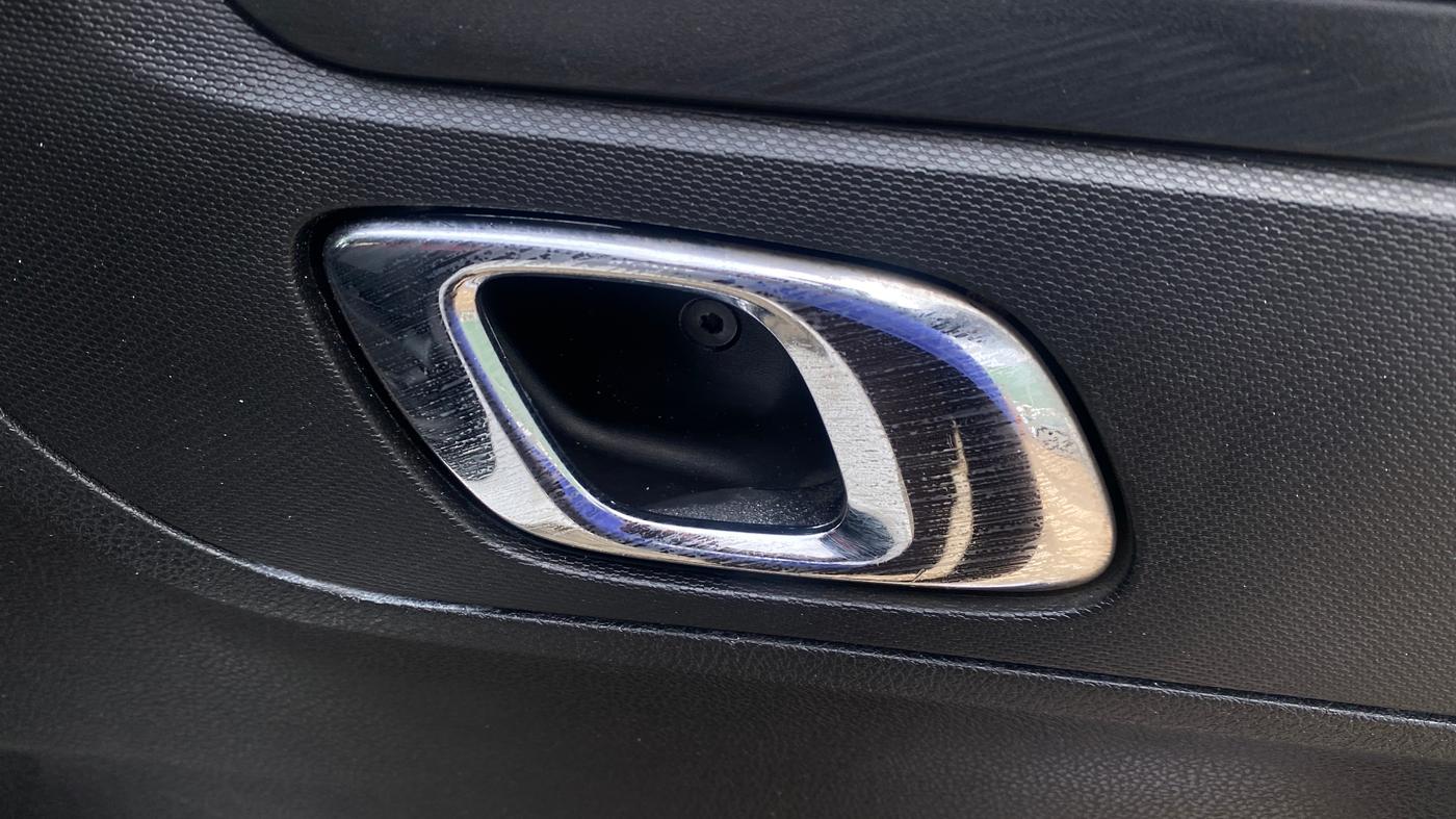 2019 Renault Kwid RXT 1.0 AMT (O), Petrol, Automatic, 44,008 km, Driver Side Door Panels Control