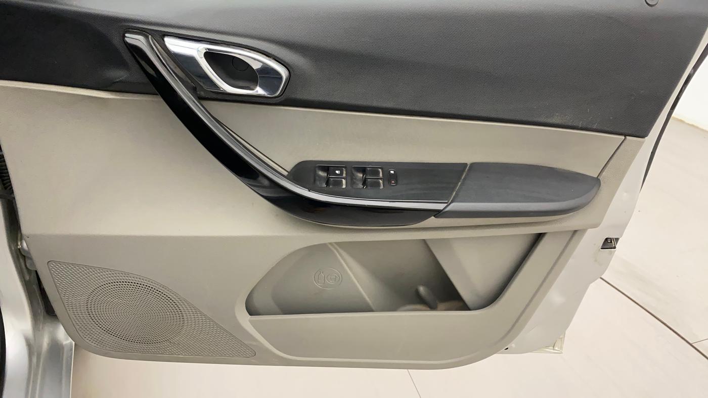 2018 Tata Tiago XZ PETROL, Petrol, Manual, 48,592 km, Driver Side Door Panels Control