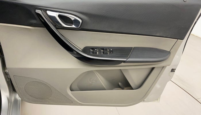 2018 Tata Tiago XZ PETROL, Petrol, Manual, 48,592 km, Driver Side Door Panels Control