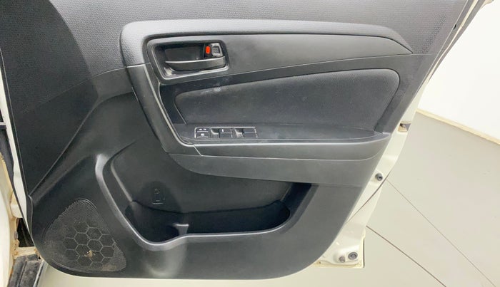 2020 Maruti Vitara Brezza VXI, Petrol, Manual, 46,950 km, Driver Side Door Panels Control