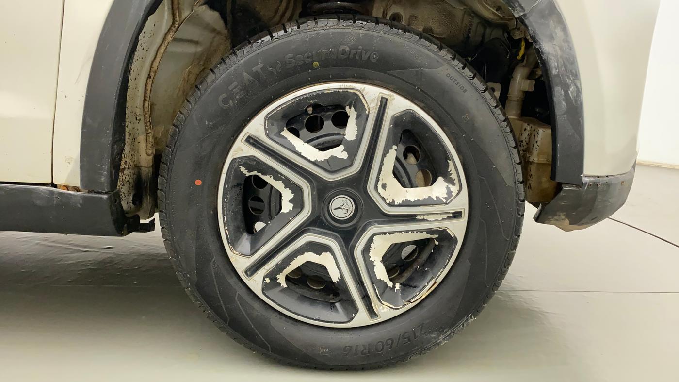 2020 Maruti Vitara Brezza VXI, Petrol, Manual, 46,950 km, Right Front Wheel