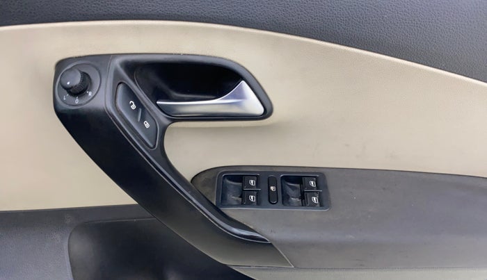 2014 Volkswagen Polo HIGHLINE1.2L, Petrol, Manual, 90,357 km, Driver Side Door Panels Control