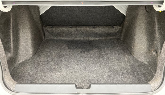 2015 Honda City VX MT PETROL, Petrol, Manual, 30,728 km, Boot Inside