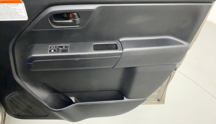 2019 Maruti New Wagon-R LXI CNG 1.0, CNG, Manual, 90,739 km, Driver Side Door Panels Control