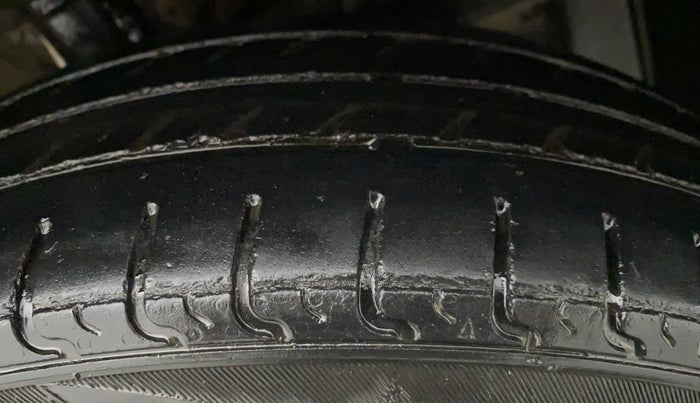 2019 Maruti New Wagon-R LXI CNG 1.0, CNG, Manual, 90,739 km, Left Front Tyre Tread