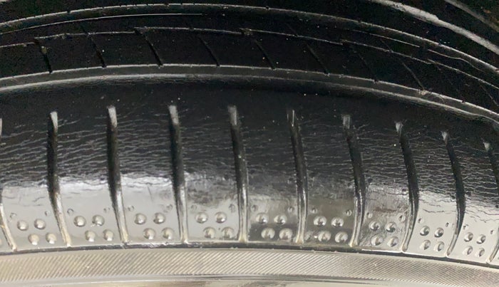 2015 Volkswagen Polo HIGHLINE1.2L, Petrol, Manual, 65,226 km, Left Rear Tyre Tread