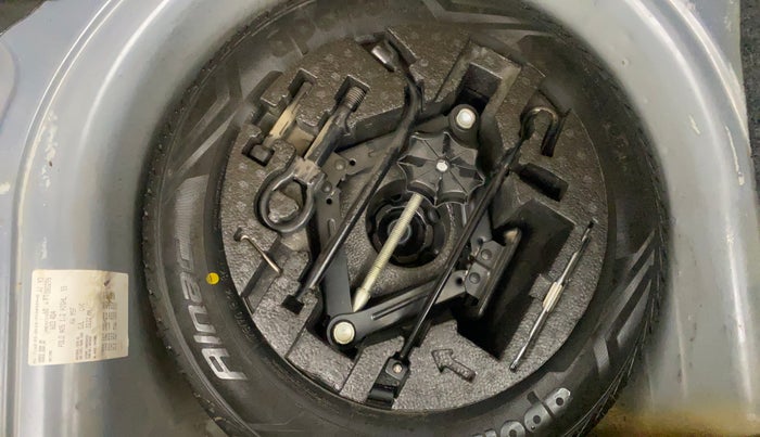 2015 Volkswagen Polo HIGHLINE1.2L, Petrol, Manual, 65,226 km, Spare Tyre