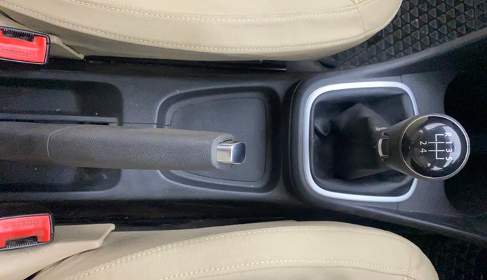 2015 Volkswagen Polo HIGHLINE1.2L, Petrol, Manual, 65,226 km, Gear Lever