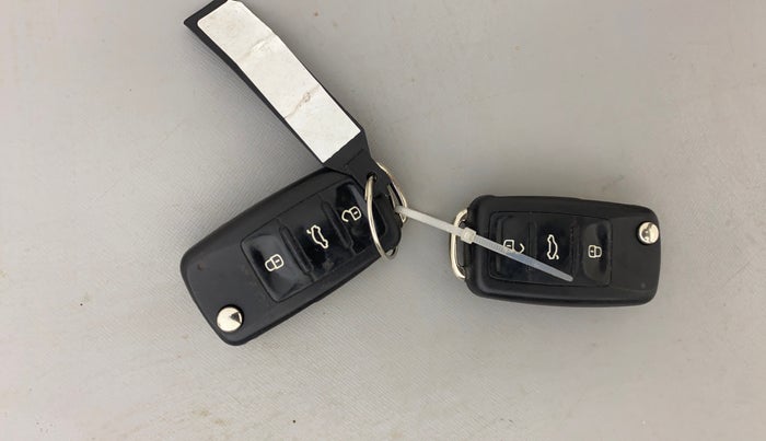 2015 Volkswagen Polo HIGHLINE1.2L, Petrol, Manual, 65,226 km, Key Close Up