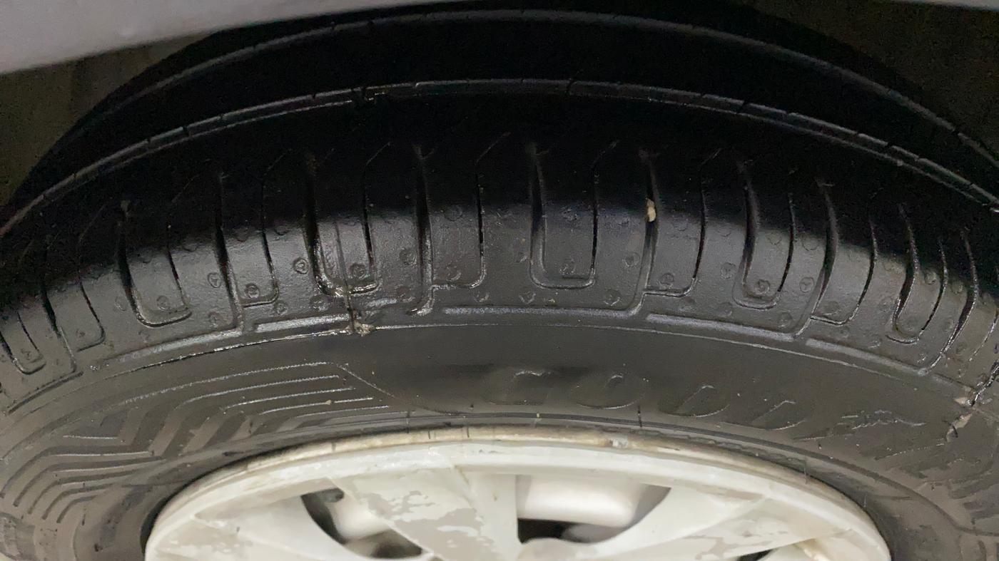 2019 Hyundai NEW SANTRO ERA, Petrol, Manual, 53,674 km, Left Front Tyre Tread