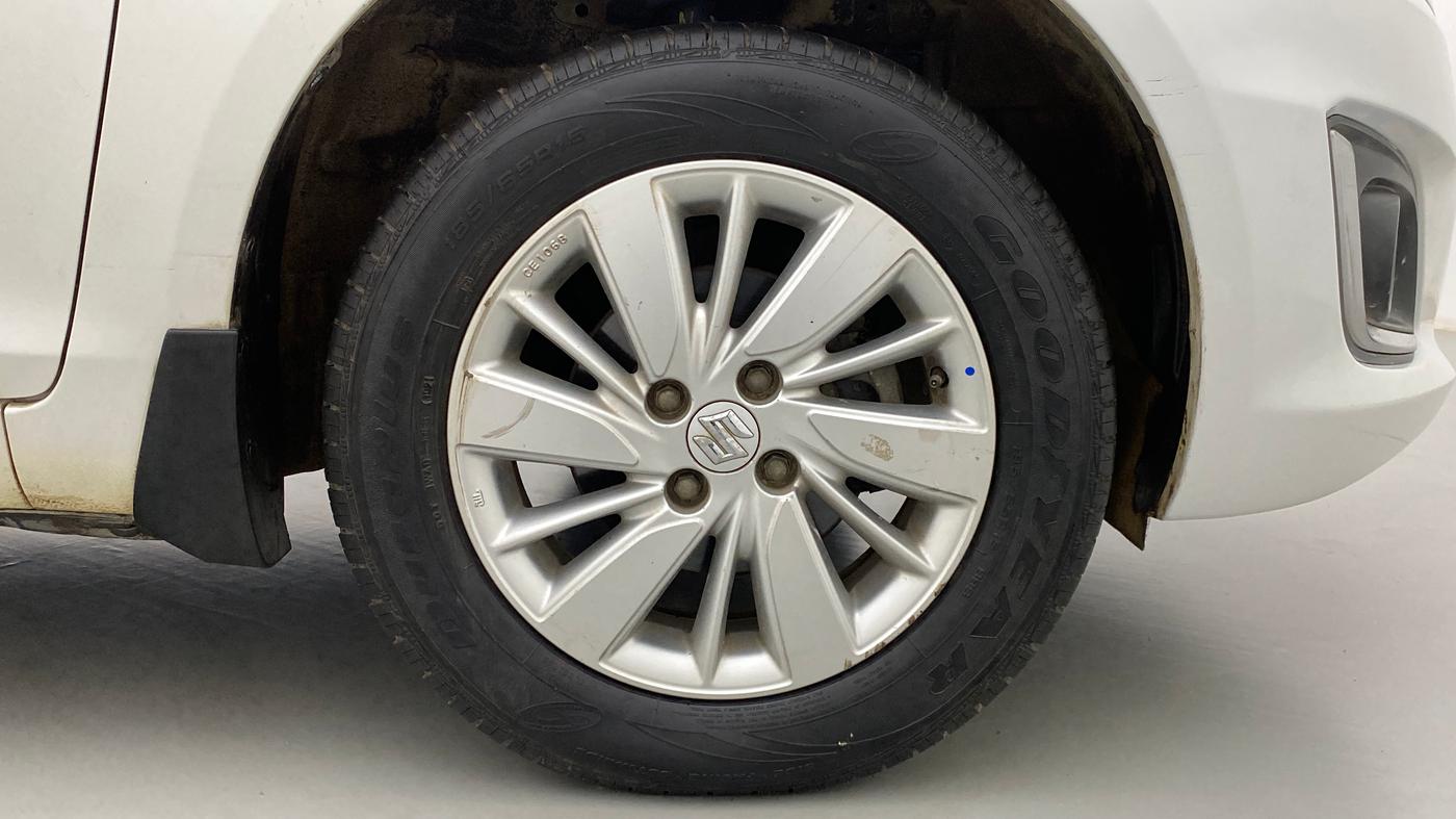 2016 Maruti Swift ZXI D, Petrol, Manual, 50,619 km, Right Front Wheel