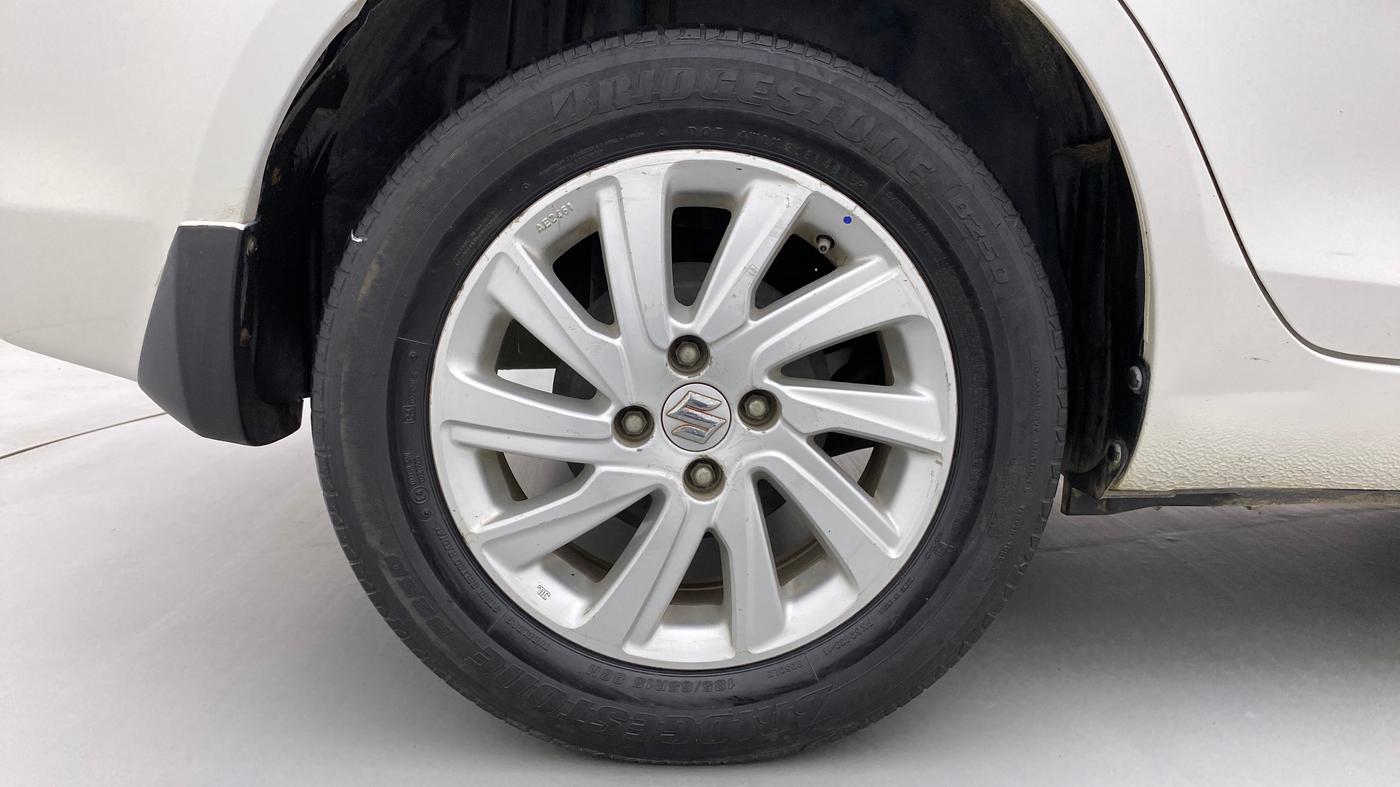 2015 Maruti Swift Dzire ZDI, Diesel, Manual, 89,680 km, Right Rear Wheel