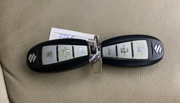 2018 Maruti Ciaz ALPHA 1.5 SHVS PETROL, Petrol, Manual, 59,593 km, Key Close Up