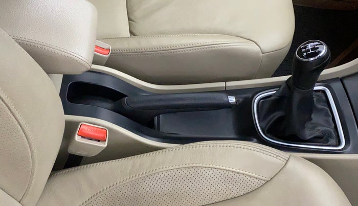 2018 Maruti Ciaz ALPHA 1.5 SHVS PETROL, Petrol, Manual, 59,593 km, Gear Lever