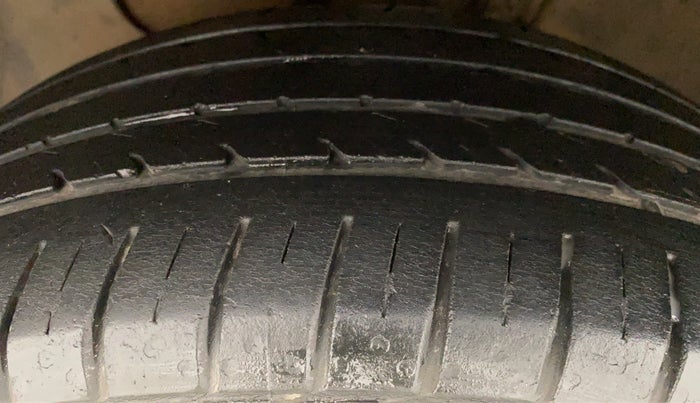 2015 Hyundai Elite i20 ASTA 1.2, Petrol, Manual, 61,180 km, Left Front Tyre Tread