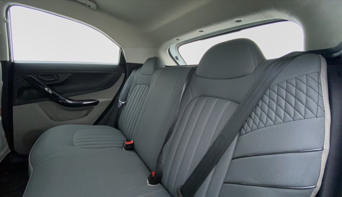 2018 Tata NEXON XM 1.5, Diesel, Manual, 30,616 km, Right Side Rear Door Cabin