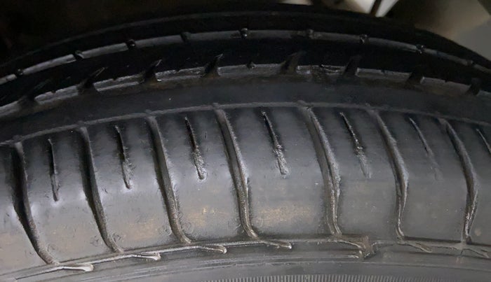 2018 Tata NEXON XM 1.5, Diesel, Manual, 30,616 km, Left Rear Tyre Tread