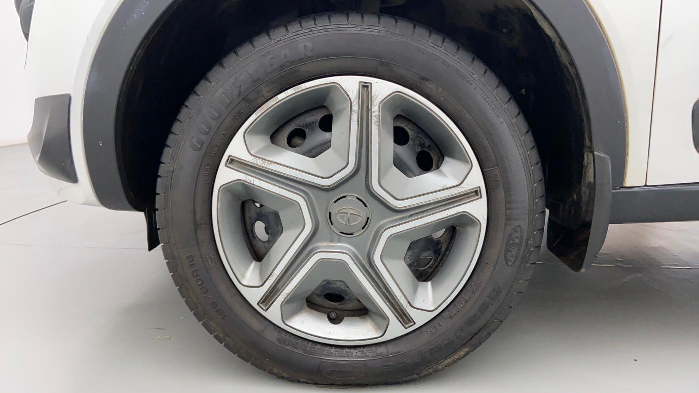 2018 Tata NEXON XM 1.5, Diesel, Manual, 30,616 km, Left Front Wheel