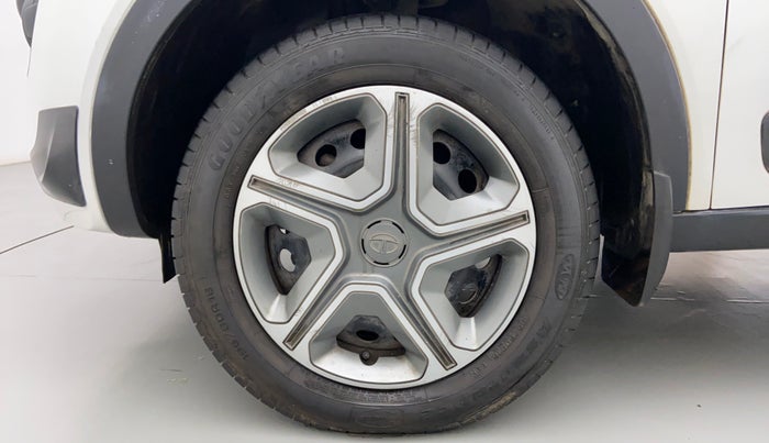 2018 Tata NEXON XM 1.5, Diesel, Manual, 30,616 km, Left Front Wheel
