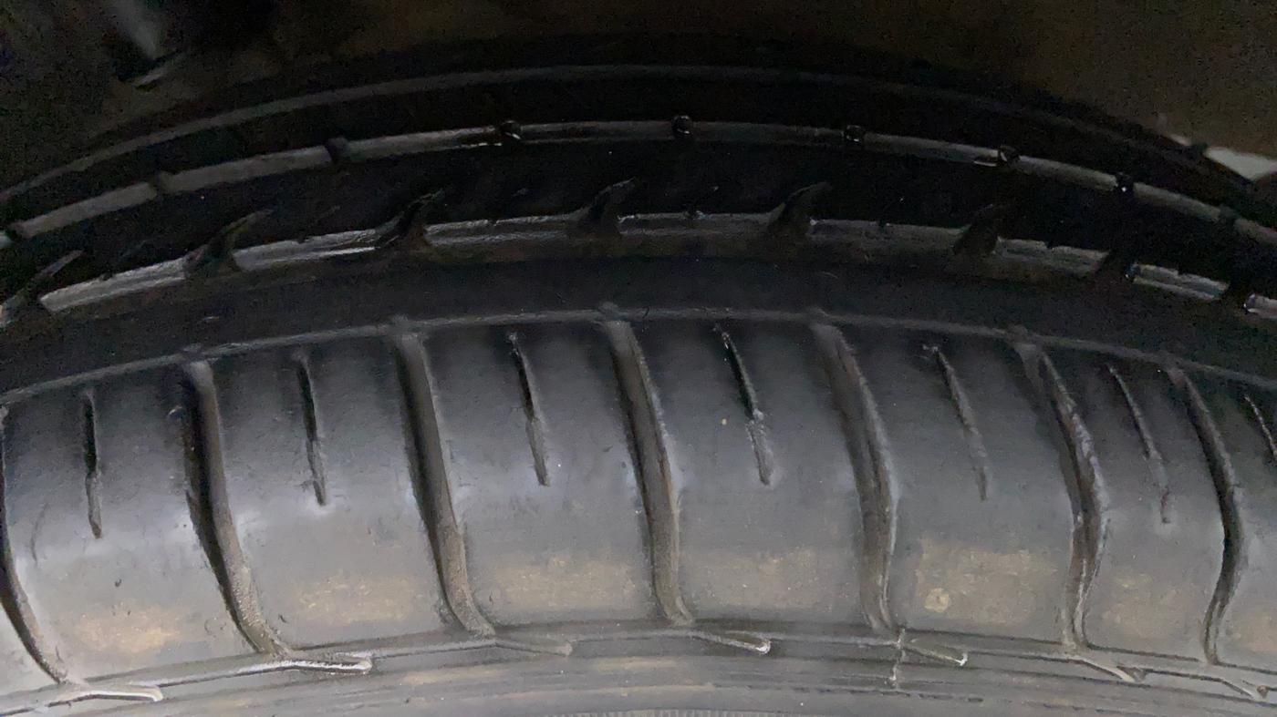 2018 Tata NEXON XM 1.5, Diesel, Manual, 30,616 km, Left Front Tyre Tread