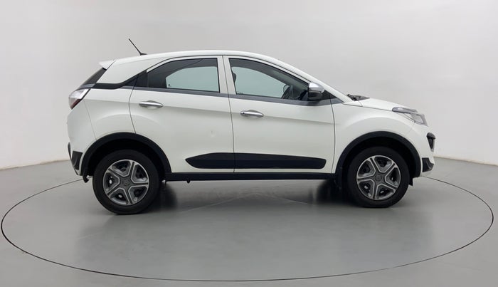 2018 Tata NEXON XM 1.5, Diesel, Manual, 30,616 km, Right Side
