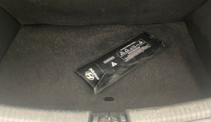 2018 Hyundai Grand i10 SPORTZ (O) AT 1.2 KAPPA VTVT, Petrol, Automatic, 37,434 km, Boot Inside