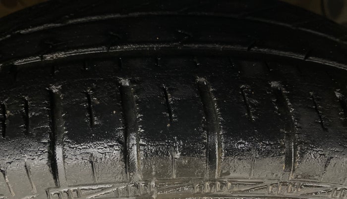 2018 Hyundai Grand i10 SPORTZ (O) AT 1.2 KAPPA VTVT, Petrol, Automatic, 37,434 km, Right Front Tyre Tread