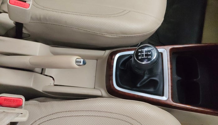 2018 Maruti Dzire VXI, Petrol, Manual, 55,541 km, Gear Lever