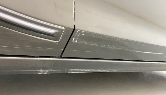 2015 Honda Jazz 1.2L I-VTEC V AT, Petrol, Automatic, 44,613 km, Right running board - Minor scratches