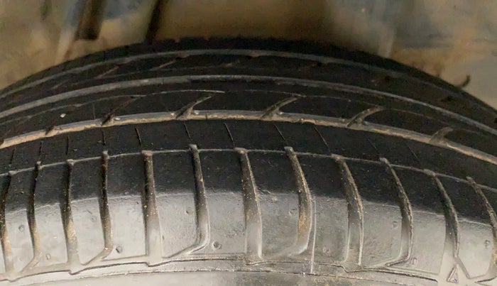 2015 Honda Jazz 1.2L I-VTEC V AT, Petrol, Automatic, 44,613 km, Left Rear Tyre Tread