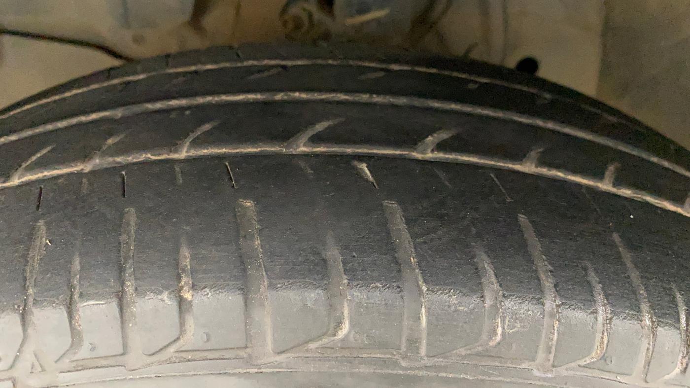 2015 Honda Jazz 1.2L I-VTEC V AT, Petrol, Automatic, 44,613 km, Left Front Tyre Tread