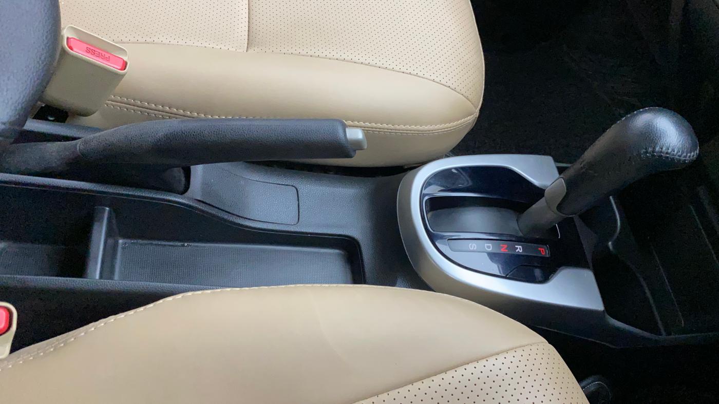 2015 Honda Jazz 1.2L I-VTEC V AT, Petrol, Automatic, 44,613 km, Gear Lever