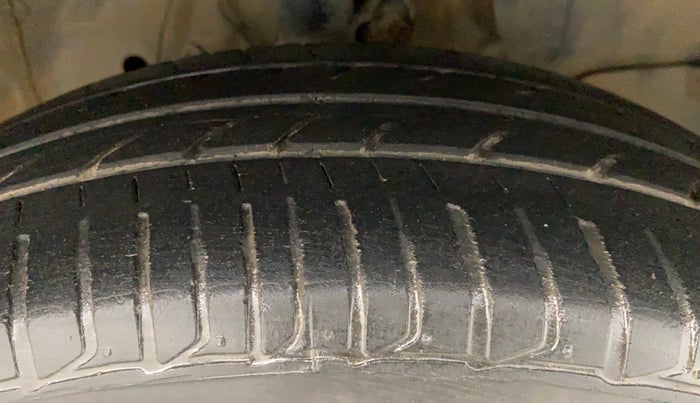 2015 Honda Jazz 1.2L I-VTEC V AT, Petrol, Automatic, 44,613 km, Right Front Tyre Tread