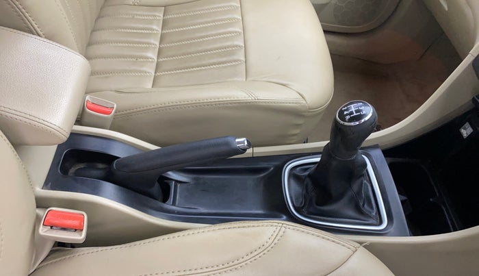 2017 Maruti Ciaz ZETA DIESEL 1.3, Diesel, Manual, 57,230 km, Gear Lever