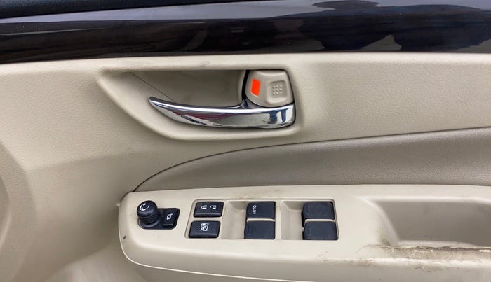 2017 Maruti Ciaz ZETA DIESEL 1.3, Diesel, Manual, 57,230 km, Driver Side Door Panels Control