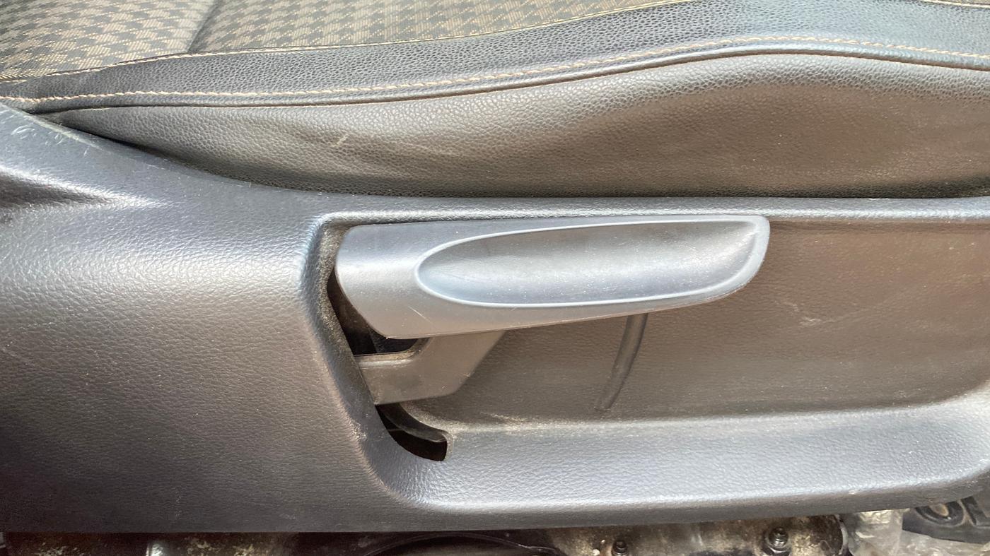 2018 Volkswagen Polo HIGHLINE PLUS 1.0 16 ALLOY, Petrol, Manual, 46,009 km, Driver Side Adjustment Panel