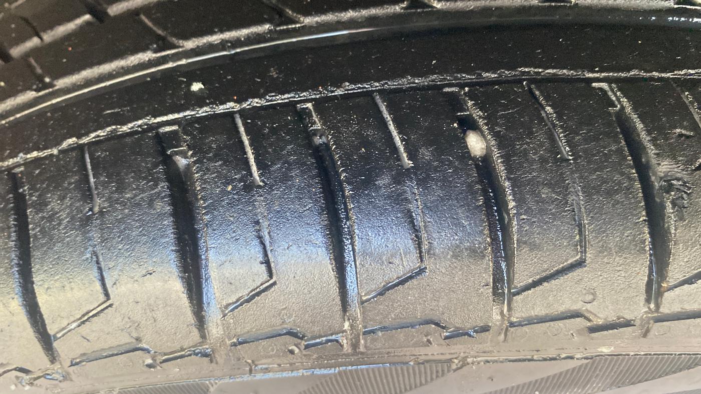 2018 Volkswagen Polo HIGHLINE PLUS 1.0 16 ALLOY, Petrol, Manual, 46,009 km, Left Front Tyre Tread