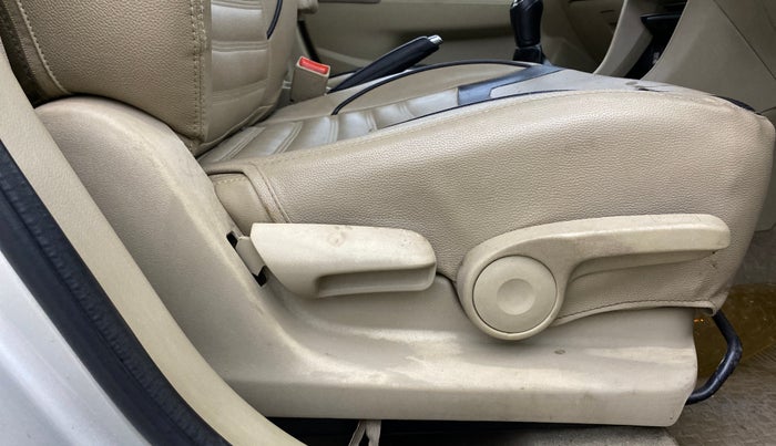 2015 Maruti Ciaz ZDI SHVS, Diesel, Manual, 97,981 km, Driver Side Adjustment Panel