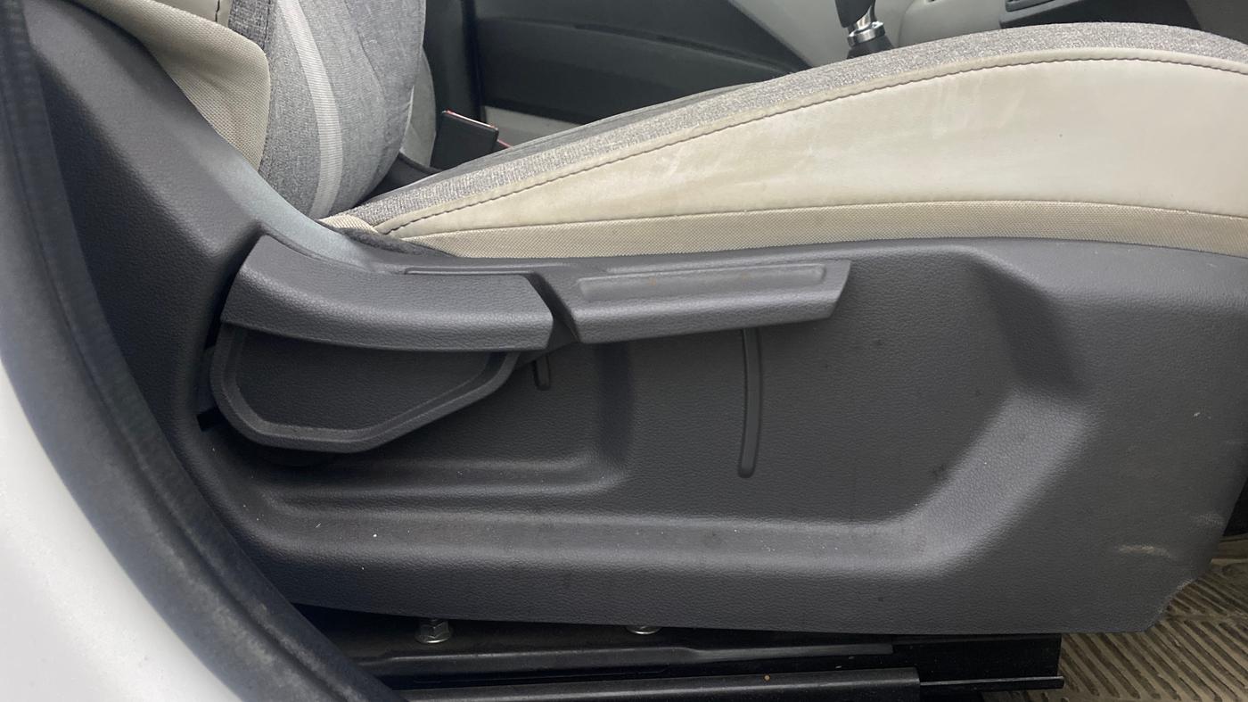 2020 Hyundai GRAND I10 NIOS SPORTZ 1.2 KAPPA VTVT CNG, CNG, Manual, 8,680 km, Driver Side Adjustment Panel