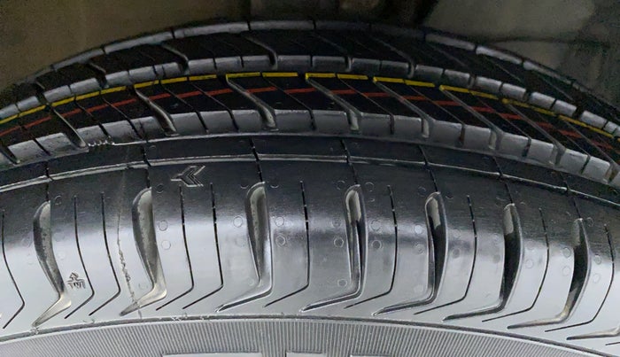 2020 Maruti New Wagon-R LXI CNG 1.0 L, CNG, Manual, 20,611 km, Right Front Tyre Tread