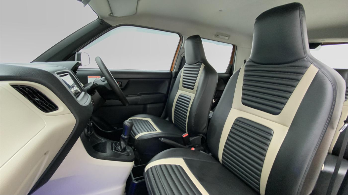 2020 Maruti New Wagon-R LXI CNG 1.0 L, CNG, Manual, 20,611 km, Right Side Front Door Cabin