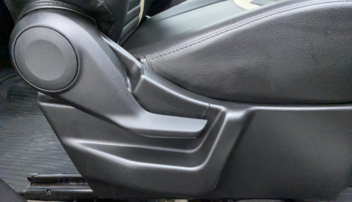 2020 Maruti New Wagon-R LXI CNG 1.0 L, CNG, Manual, 20,611 km, Driver Side Adjustment Panel