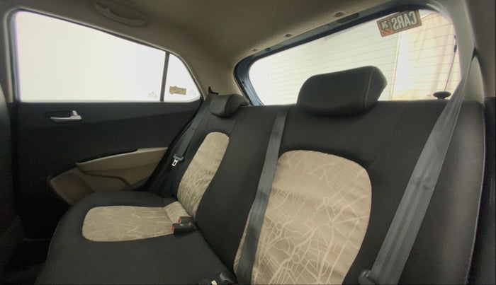 2015 Hyundai Grand i10 ASTA 1.2 KAPPA VTVT, Petrol, Manual, 25,421 km, Right Side Rear Door Cabin