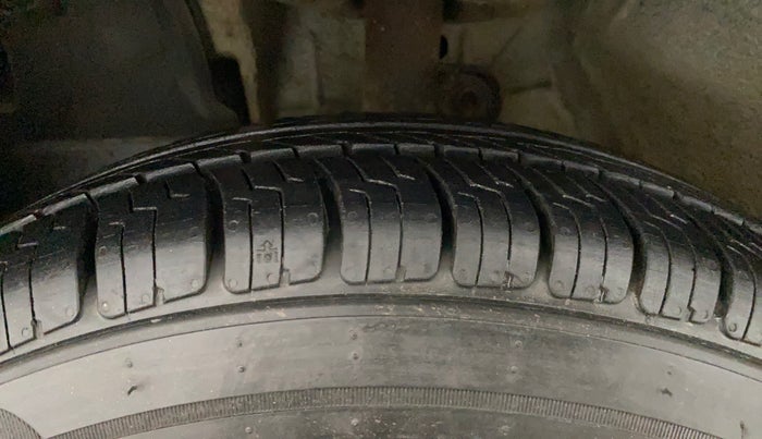2017 Mahindra KUV 100 NXT K4+ D 6 STR, Diesel, Manual, 98,096 km, Left Front Tyre Tread